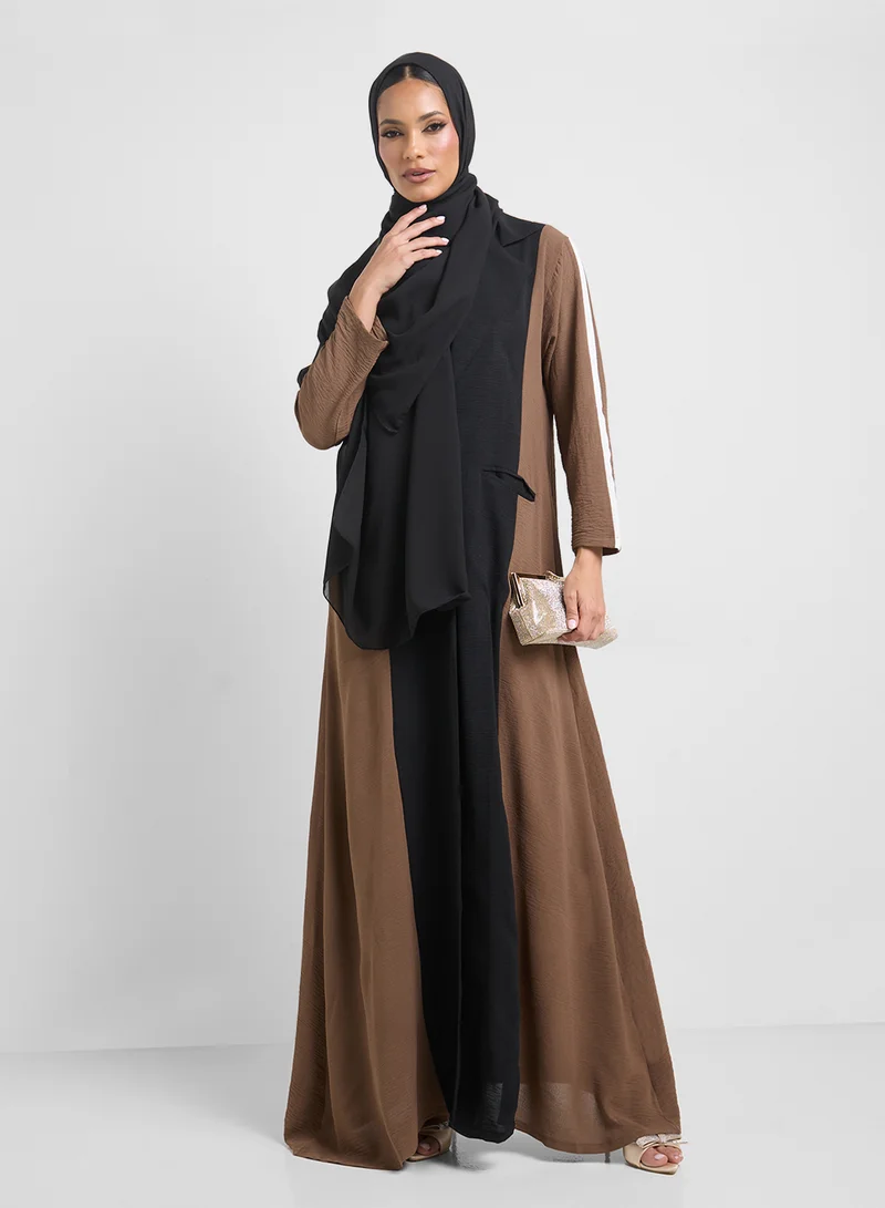 Khizana Colorblock Abaya Wih Sheila