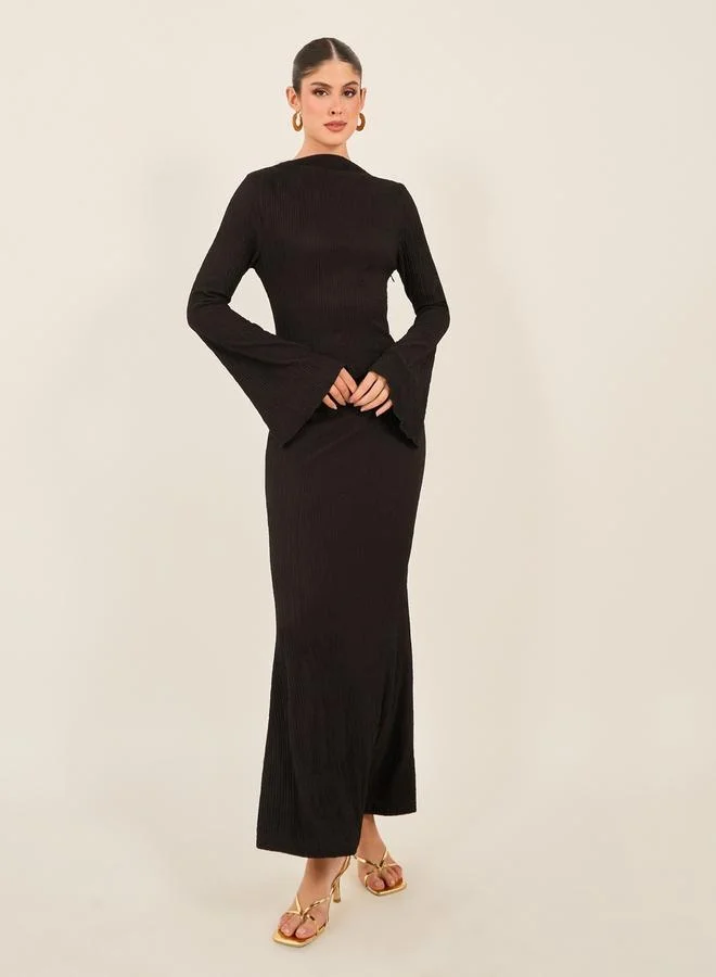Styli Textured Boat Neck Mermaid Hem Maxi Dress