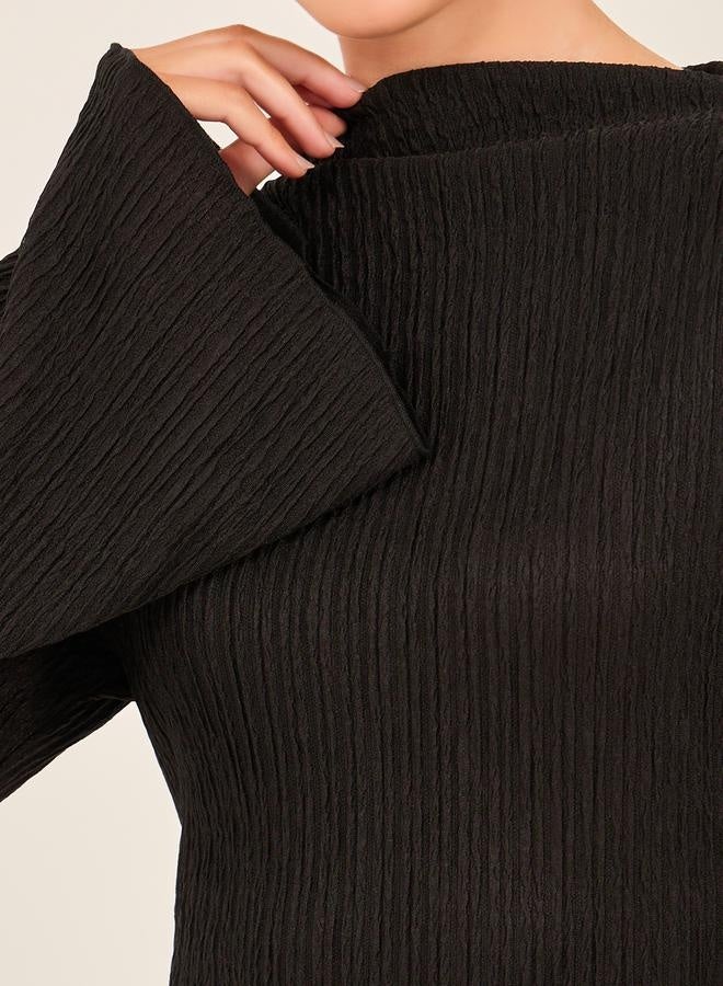 Styli Textured Boat Neck Mermaid Hem Maxi Dress  - Image 5