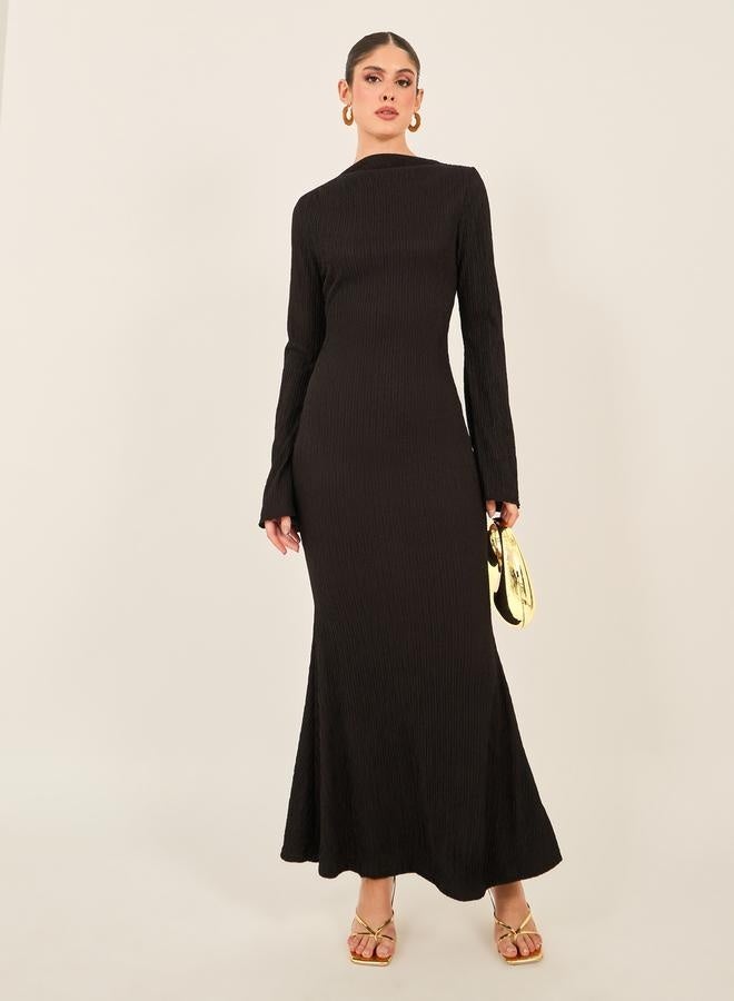 Styli Textured Boat Neck Mermaid Hem Maxi Dress  - Image 2