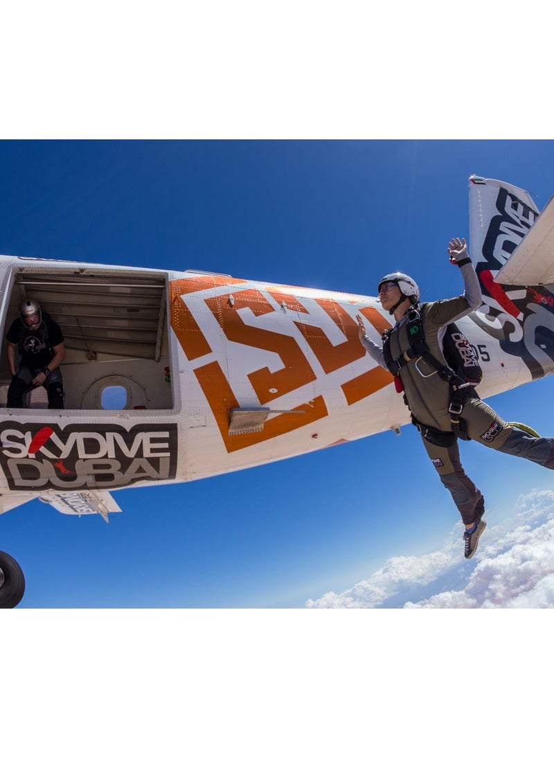 Wondergifts - Tandem Skydive Over Desert with Video & Photos at The Palm Experience Gift with Free Spa Voucher - Image 1