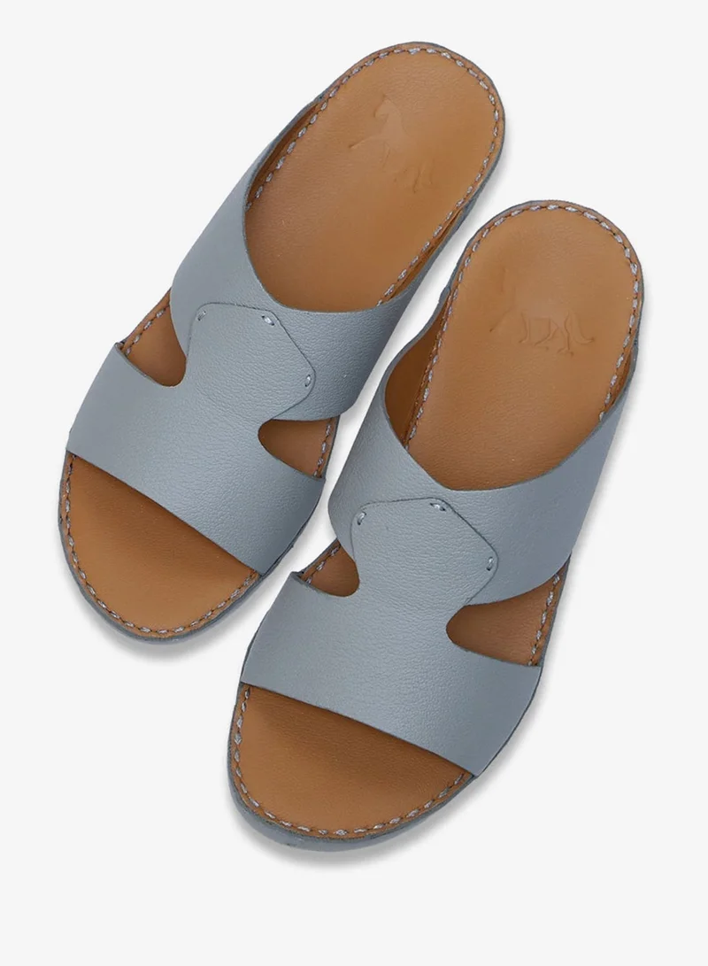 بيت الثوب صندل أساسي