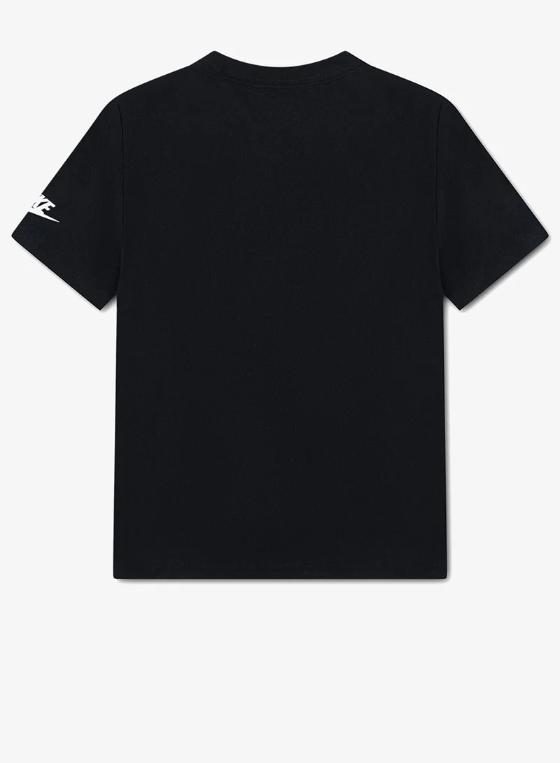 نايكي تيشيرت رسومات للأطفال في المنطقة