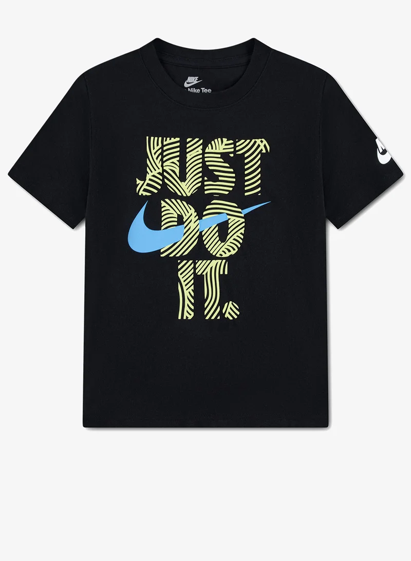 نايكي تيشيرت رسومات للأطفال في المنطقة