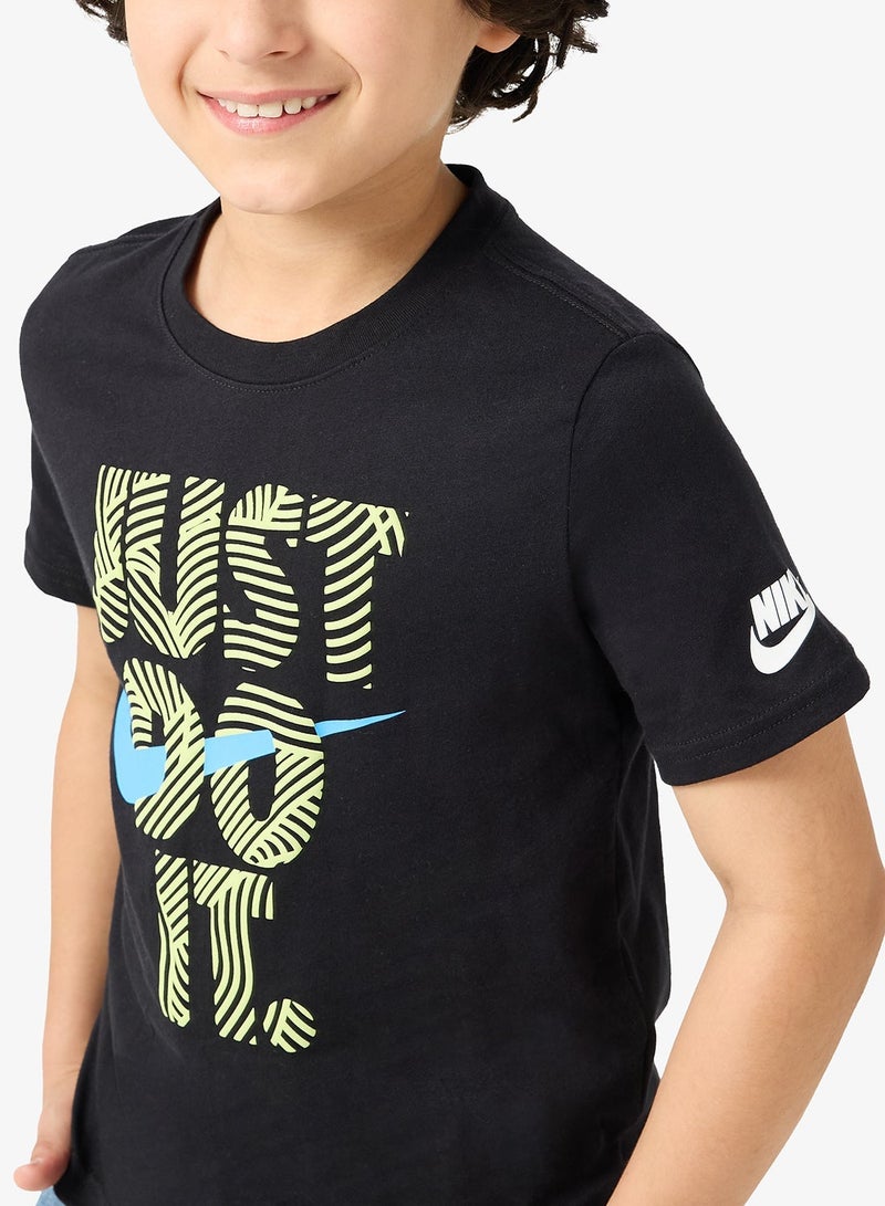 نايكي تيشيرت رسومات للأطفال في المنطقة - Image 3