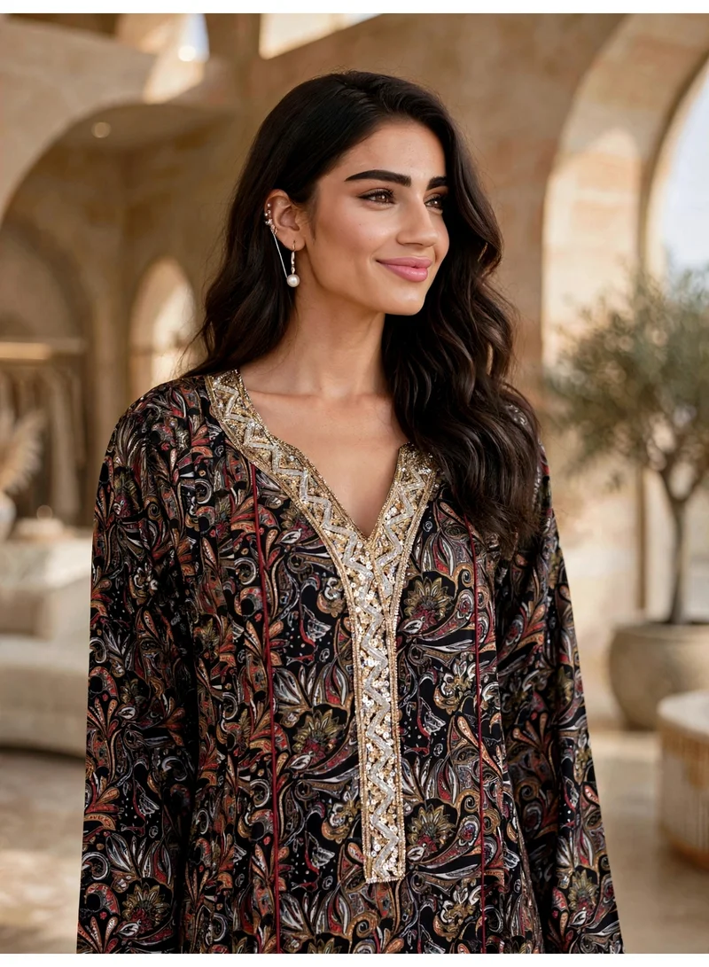 اكسا جلابية ماكسي بقصة مستقيمة وياقة مطرزة IK221Black