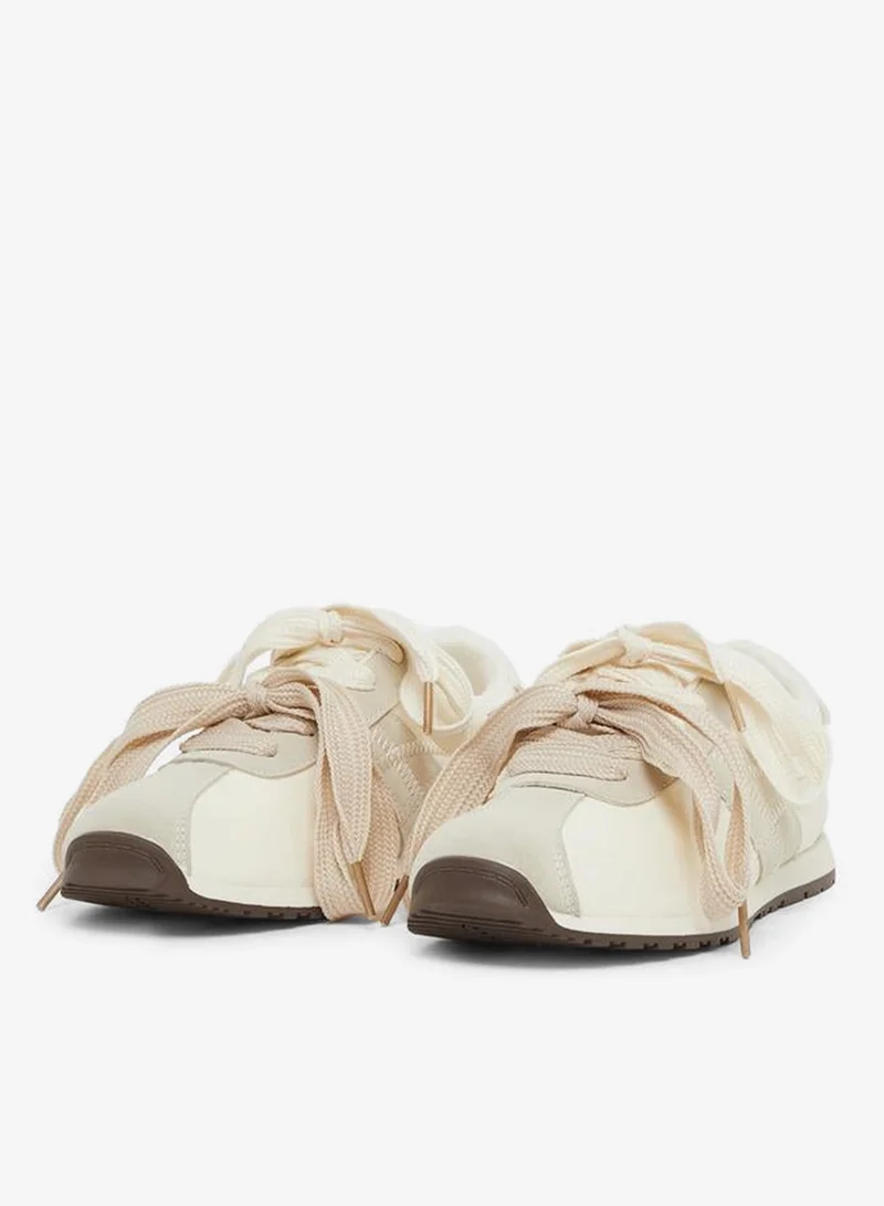 ستايلي اكتيف سنيكرز لاصق ملون من الدانتيل