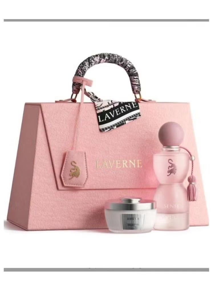 مجموعة تتكون من عطر وبودرة جسم