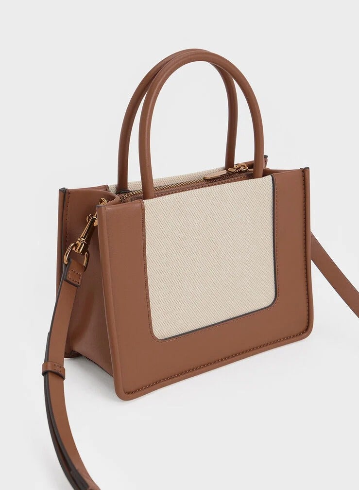 تشارلز & كيث حقيبة يد صغيرة دايلا وحقيبة كروس بودي من تشارلز آند كيث - بني فاتح - Image 5