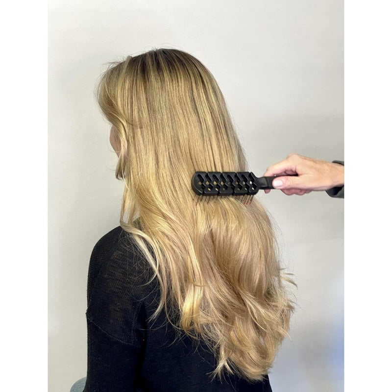 Cricket Static Free Fast Flo Flex Vent Hair Brush - Quick Drying, Detangling, and Styling - Anti-Static Bristles for Frizz-Free Blowouts, Ideal for All Hair Types - Image 3
