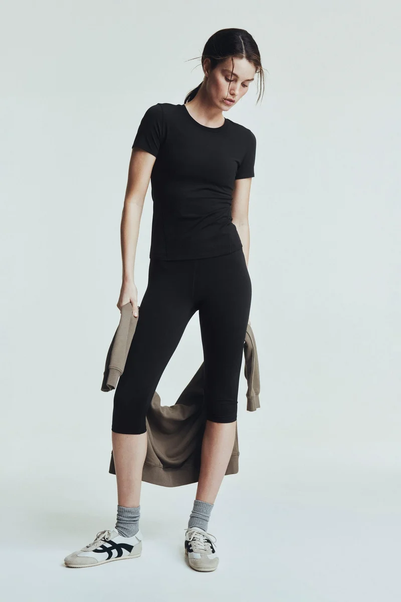 H&M Sports top in DryMove™