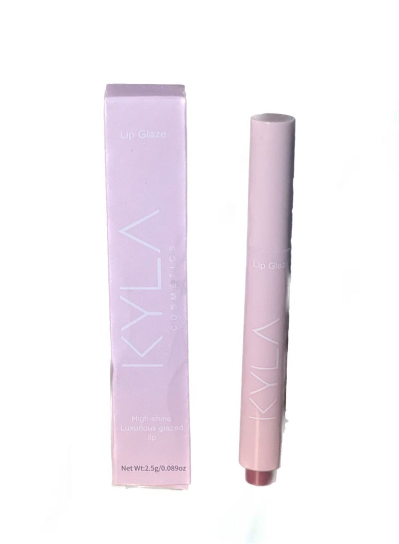High-shine luxurious lip glaze blush pink