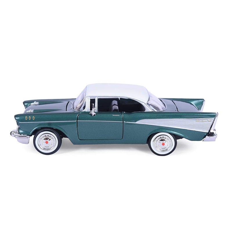 Motormax 1:24 Die-Cast 1957 Chevy Bel Air - Colors May Vary - Image 1