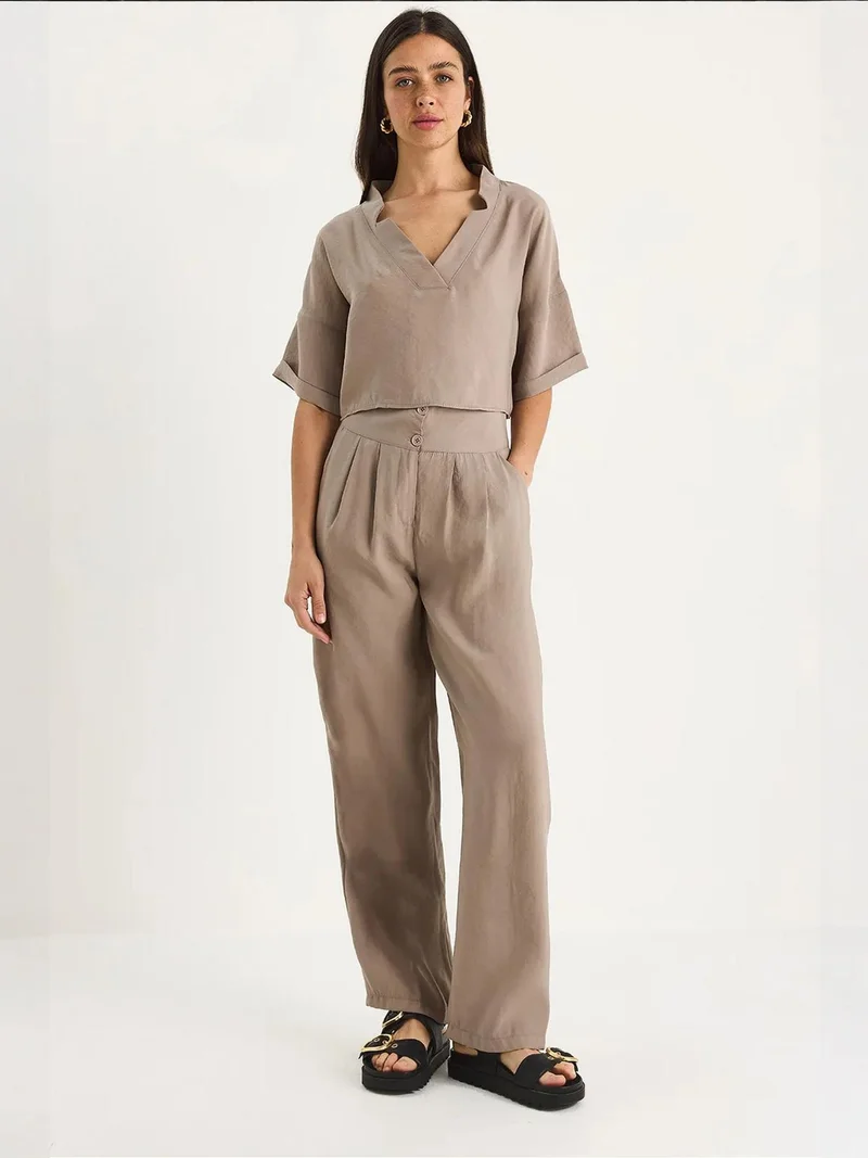 بيانكو لوتشي طقم لوكسي قطعتين بياقة  وأزرار