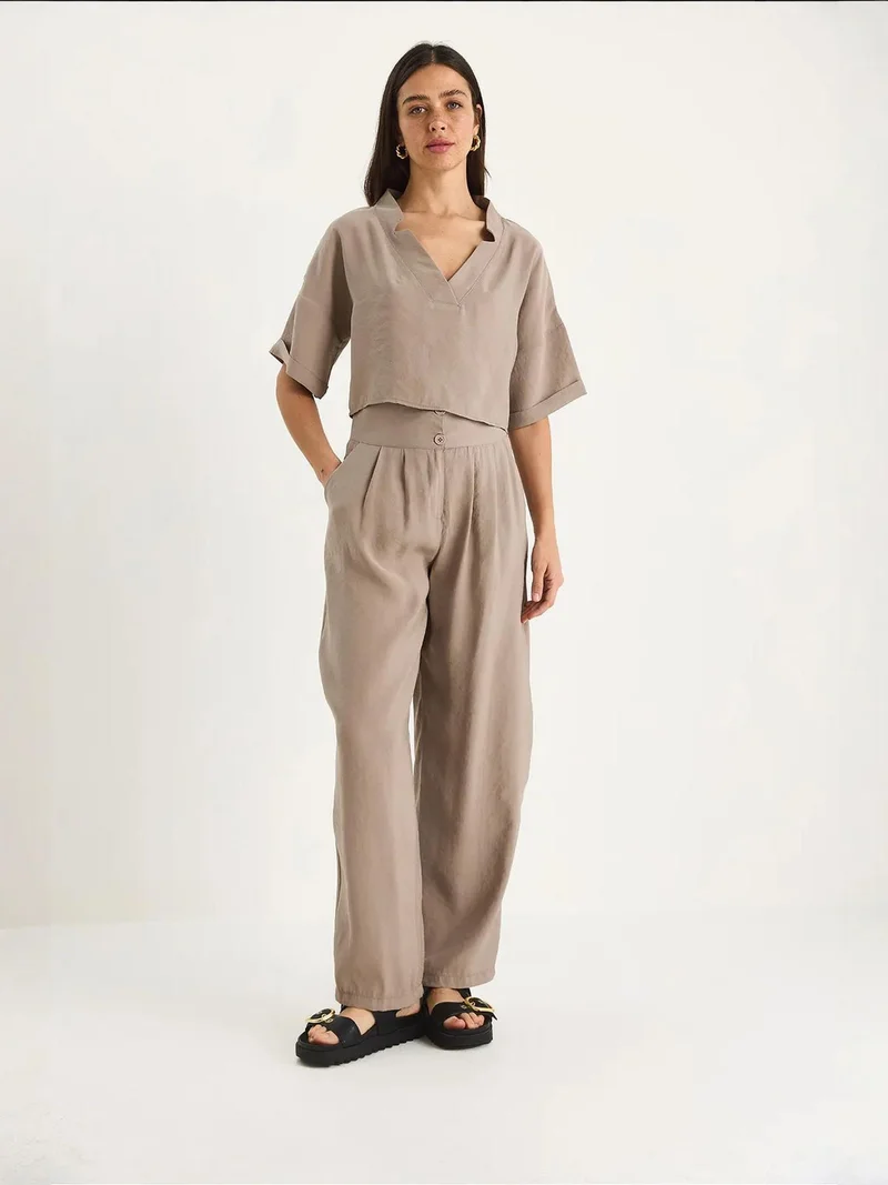 بيانكو لوتشي طقم لوكسي قطعتين بياقة  وأزرار