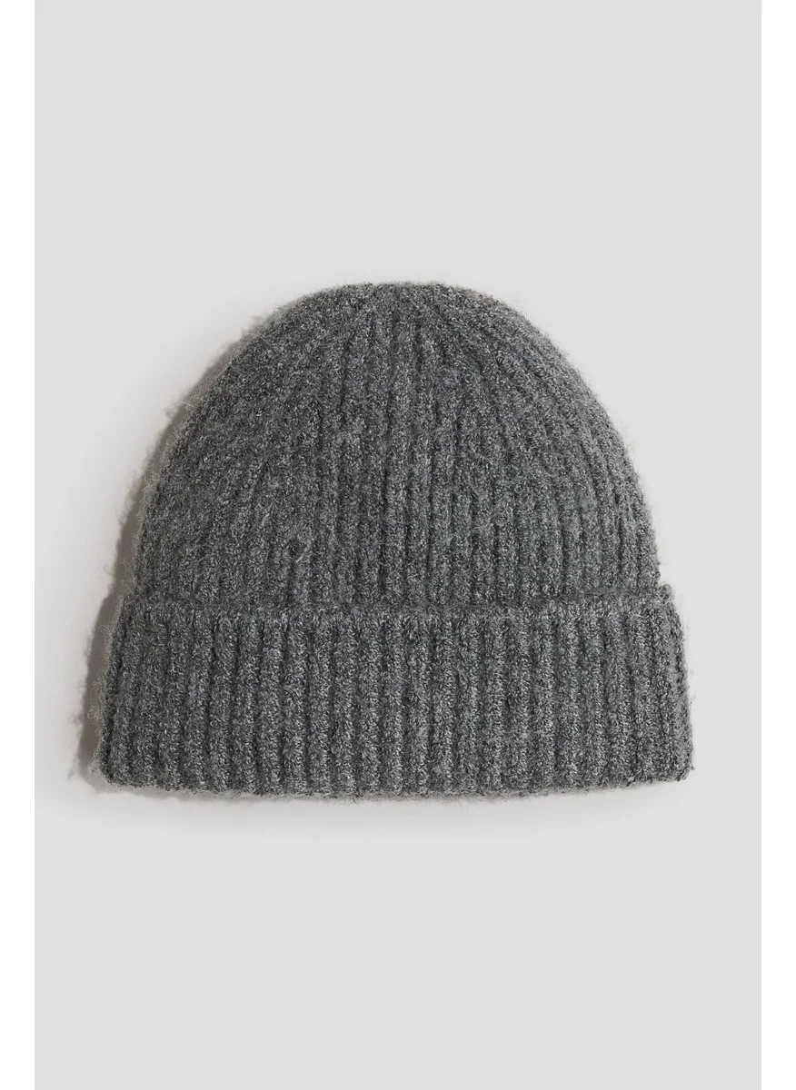 H&M Ribbed Beanie