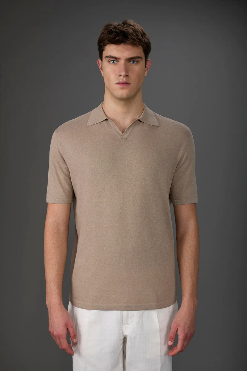 Doppelganger Men's 100% cotton crepe short-sleeved knitted polo shirt with derby collar - Sand