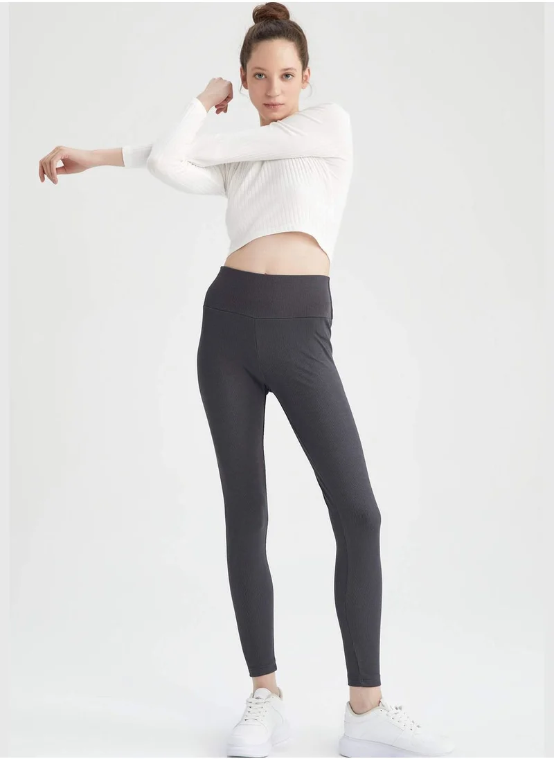 ديفاكتو Woman Knitted Leggings