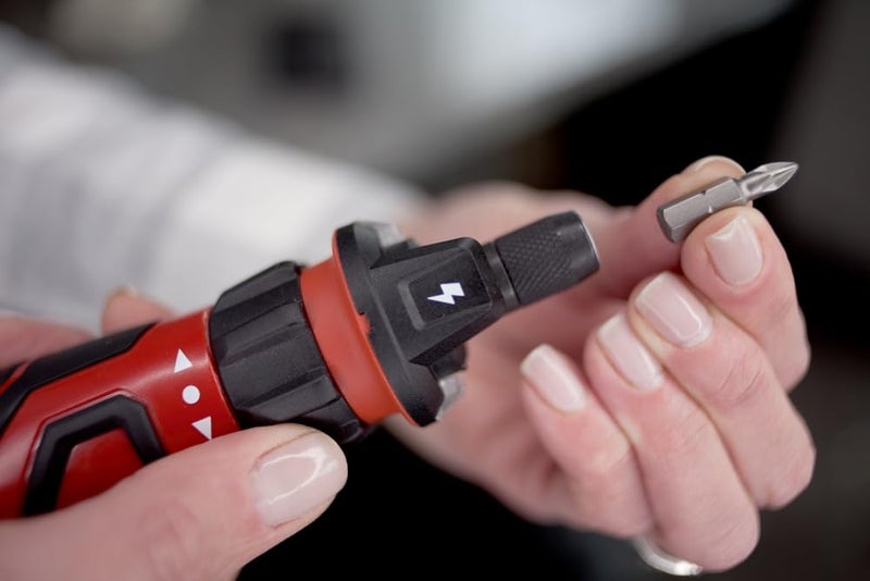 SKIL Rechargeable 4V Cordless Screwdriver with Circuit Sensor Technology, Includes 9pcs Bit, 1pc Bit Holder, USB Charging Cable - SD561201, Red - Image 4