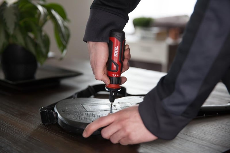 SKIL Rechargeable 4V Cordless Screwdriver with Circuit Sensor Technology, Includes 9pcs Bit, 1pc Bit Holder, USB Charging Cable - SD561201, Red - Image 3