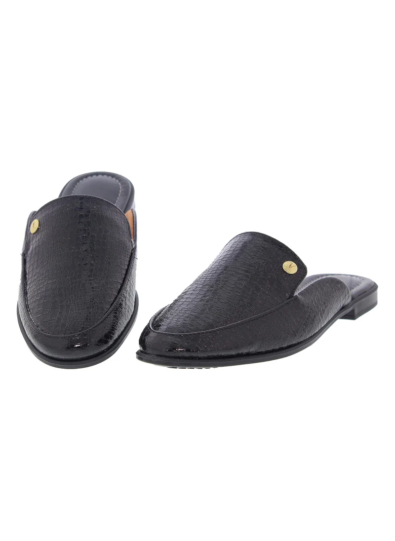 Vizzano Black Vizzano Women’s Closed Toe Walking Shoes – Comfortable Everyday Footwear with Sleek Design for Women | Best Price UAE