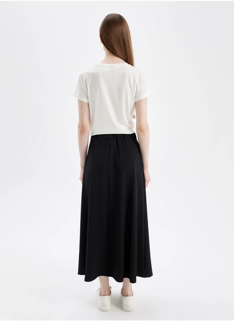 ديفاكتو A-Line Scuba Fabric Basic Maxi Skirt