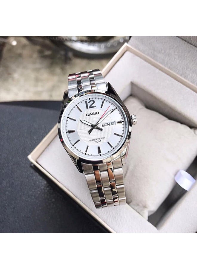Casio MTP-1335D-7AVDF Men’s Analog Watch – White Dial, Silver Stainless-Steel Bracelet, Day & Date Display, Classic Elegant Design - Image 2