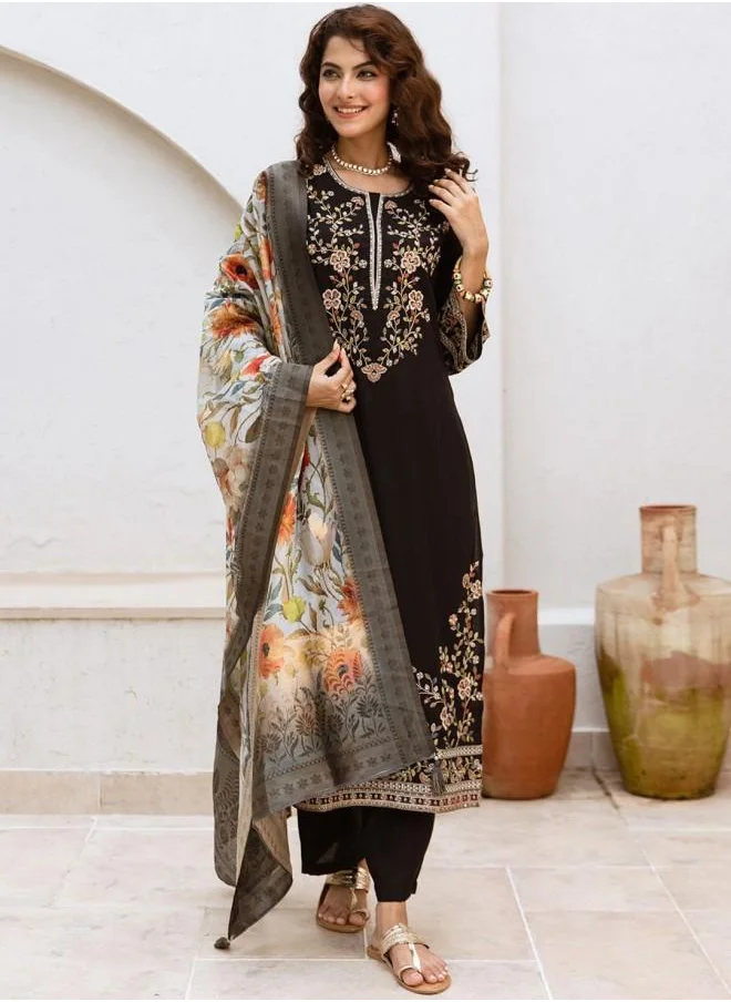 ISHIN Embroidered Women Black Muslin Kurta Set with Embroidered pattern Tunic and Palazzo features a Round neckline and Three-Fourth Sleeve secured with Elastic closure and styled in Straight Fit ideal for Festive moments — designed to make heads turn.
