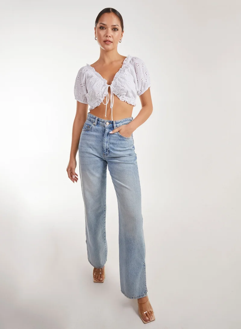 بينك فانيلا بلوزة بأكمام منفوشة وتفاصيل مطرزة ورباط