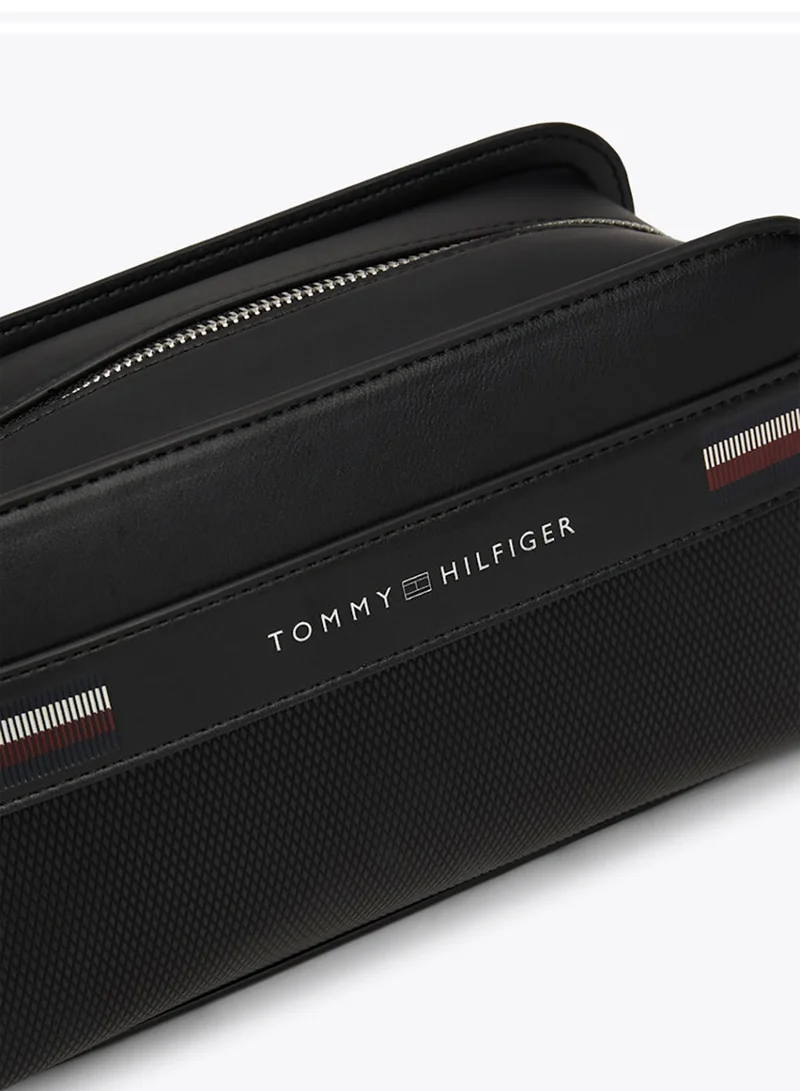 TOMMY HILFIGER TH CORP TEXTURE MED WASHBAG
