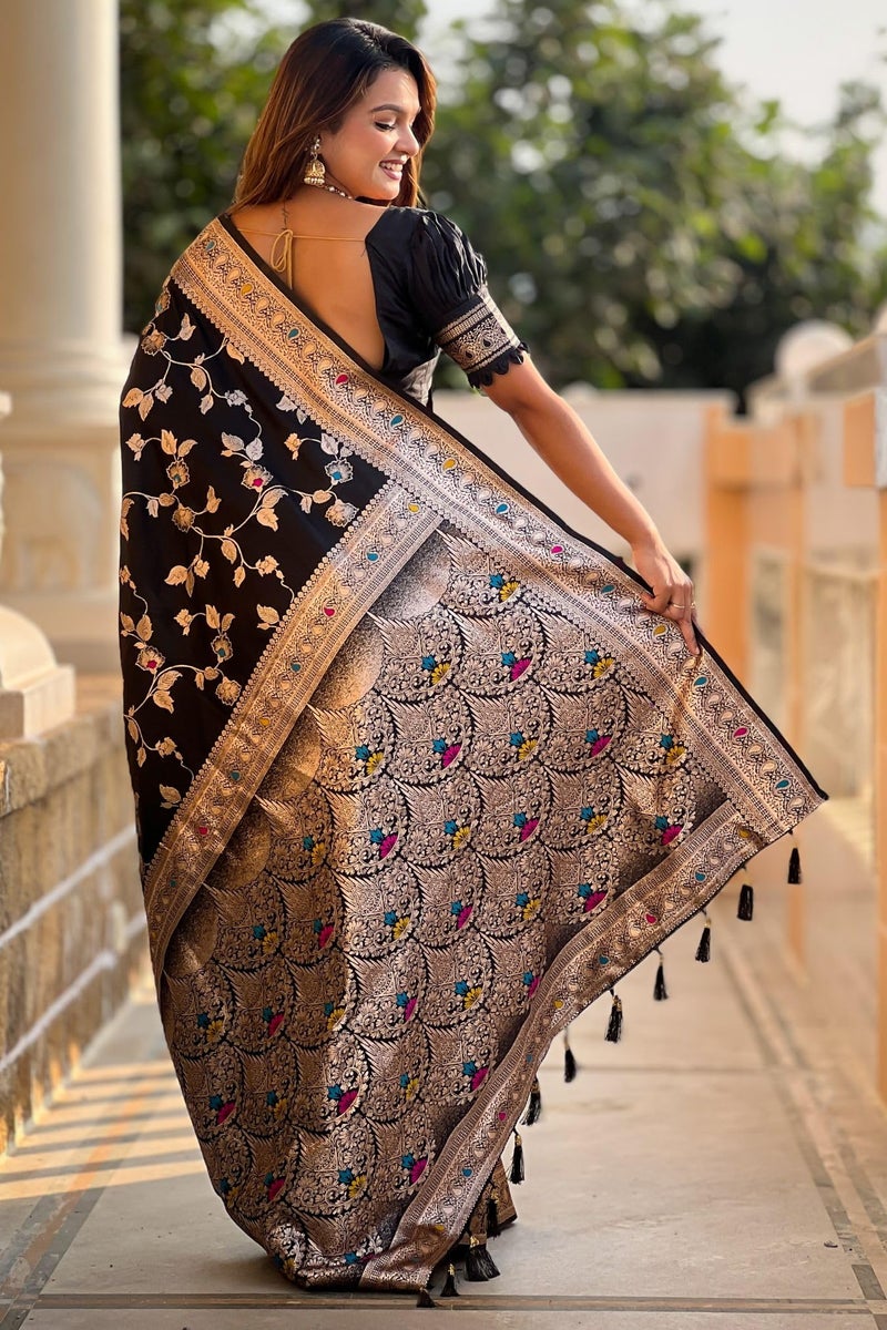 SGF11 Women's Kanjivaram Pure Soft Silk Handloom Saree Pure Golden Zari With Blouse Piece (Rich Black) - Image 3