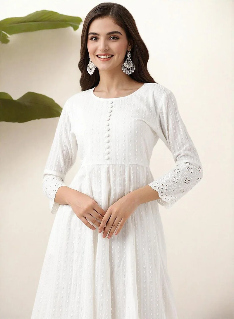 ISHIN Regular Fit Three-Quarter Sleeve Printed Off White Cotton Woven Kurta Set For Women Flat Collar Perfect For Wedding And Engagement Pull On Closure