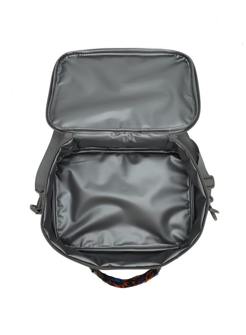 CUBS Printed Waterproof lunch bag with removable shoulder strap carrying your favorite meals to school, work or while traveling - Image 4