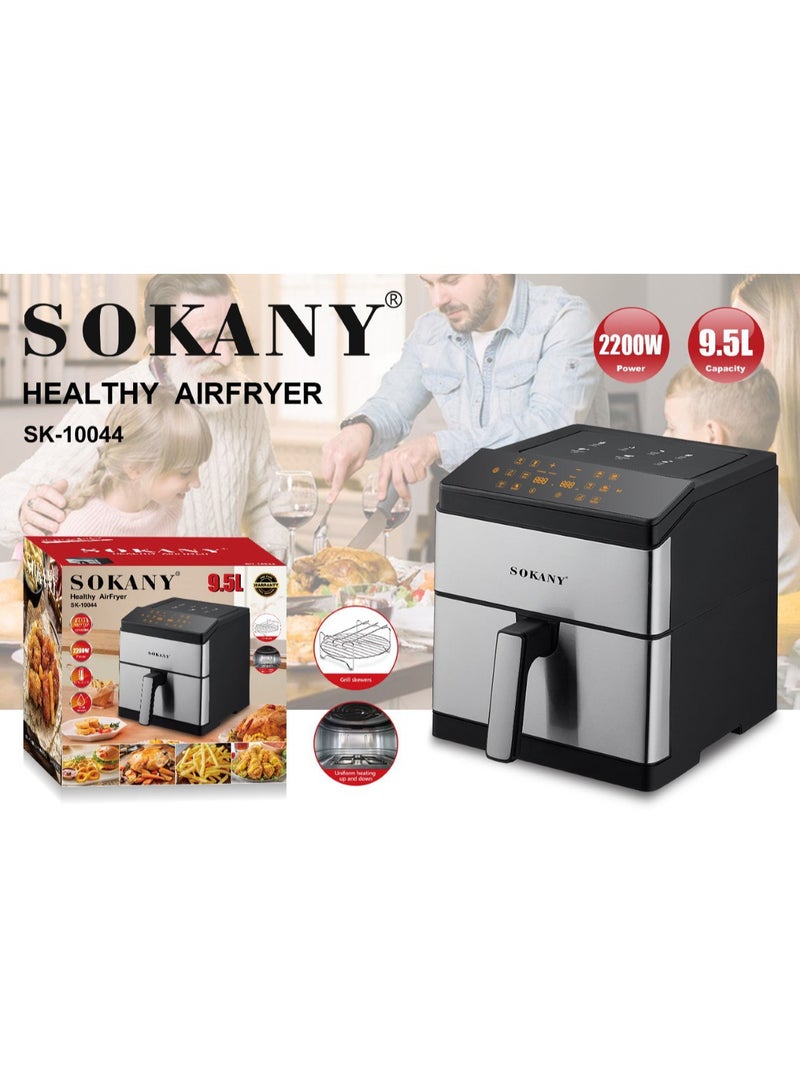 مقلاة هوائية ديجيتال بشاشة لمس رقمية من سوكاني، تسمح لك تقنية القلي الهوائية من سوكاني بالقلي بالهواء لإعداد طعام مقرمش من الخارج وطري من الداخل. لن تحتاج لإضافة الزيت على الإطلاق وستحصل على وجبة لذيذة مع ملمس مثالي ستمنحك مذاق الطعام المقلي الرائع مع دهون أقل بنسبة تصل إلى 80%! ستحصل على نتائج مثالية مع تقنية سوكاني  تتيح لك تقنية القلي الصحي الفريدة من نوعها المقدمة من سوكاني القلي والخبز والشواء وتحضير الوجبات الخفيفة اللذيذة باستخدام القليل من الزيت أو بدونه! لون فضي، سعة  لتر5 .9 ، 2200 واط(SK_10044