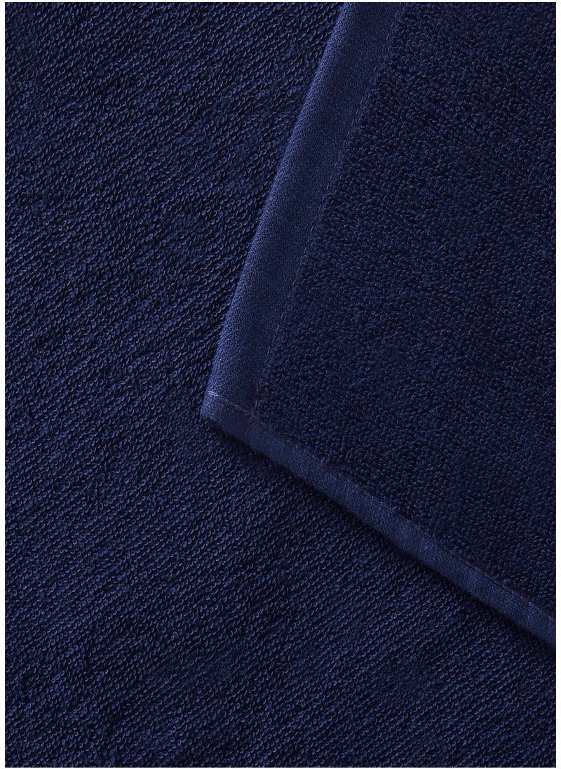 OLAIAN OLAIAN by DECATHLON, Towel L 145 x 85 cm Dark Blue  - Image 2