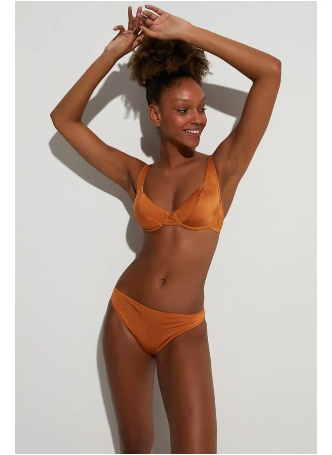 جون June Underwired Bikini Top