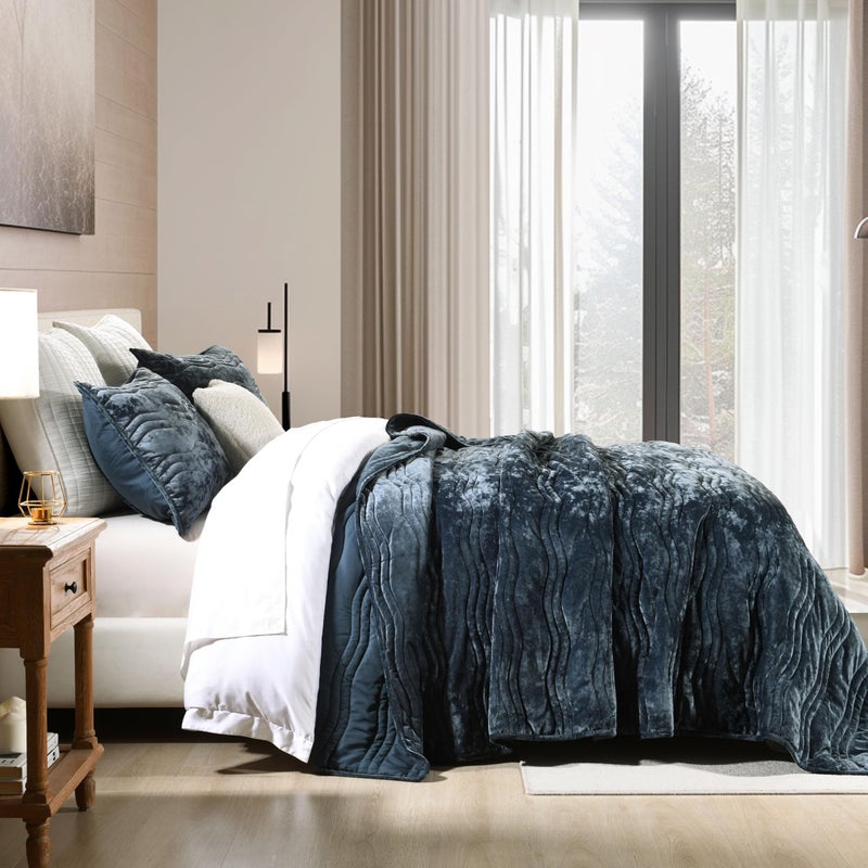 AJOCCI Velvet King Size Comforter Set, Luxurious King Quilt, Blue Bedding Set, Soft Plush Bedspread, Lightweight for All Season,Stormy Blue - Image 3