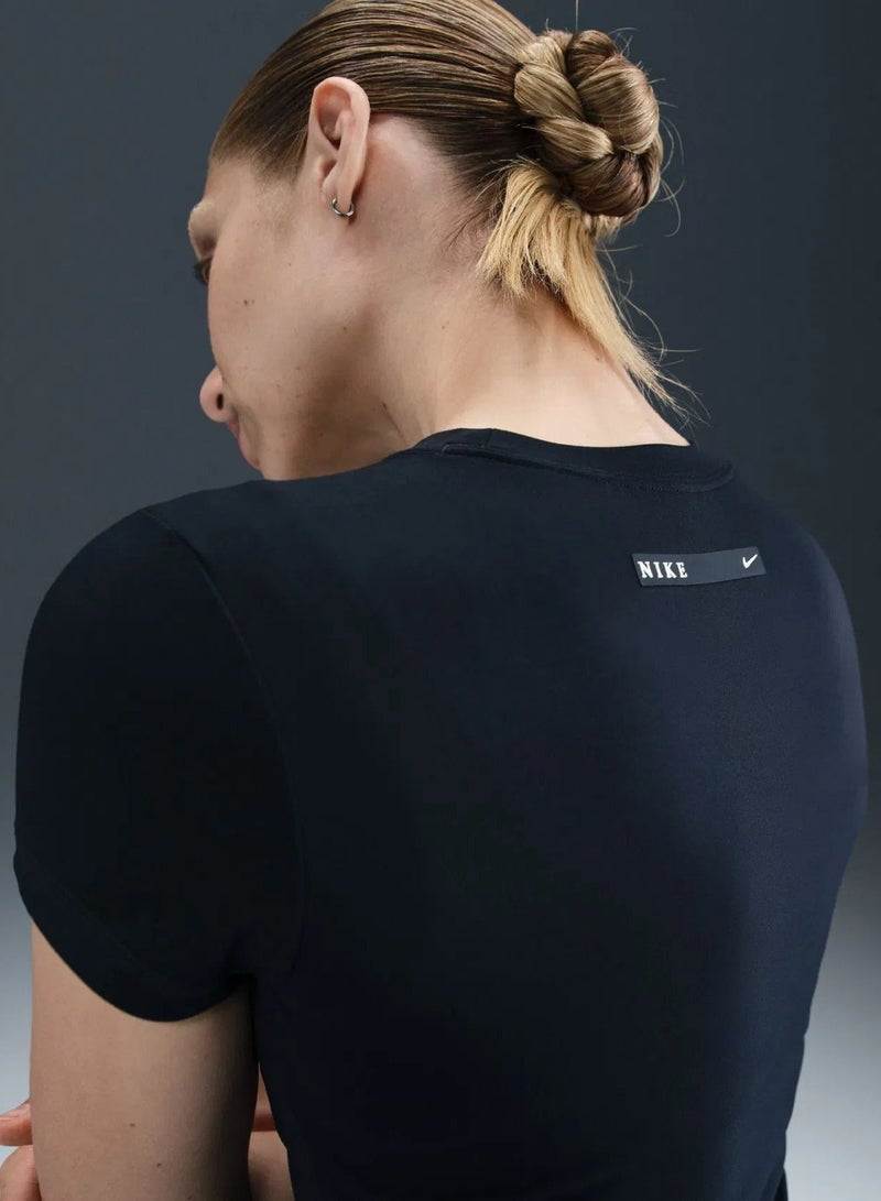 Nike Sportswear Crop Women's Black T-Shirt - Image 3