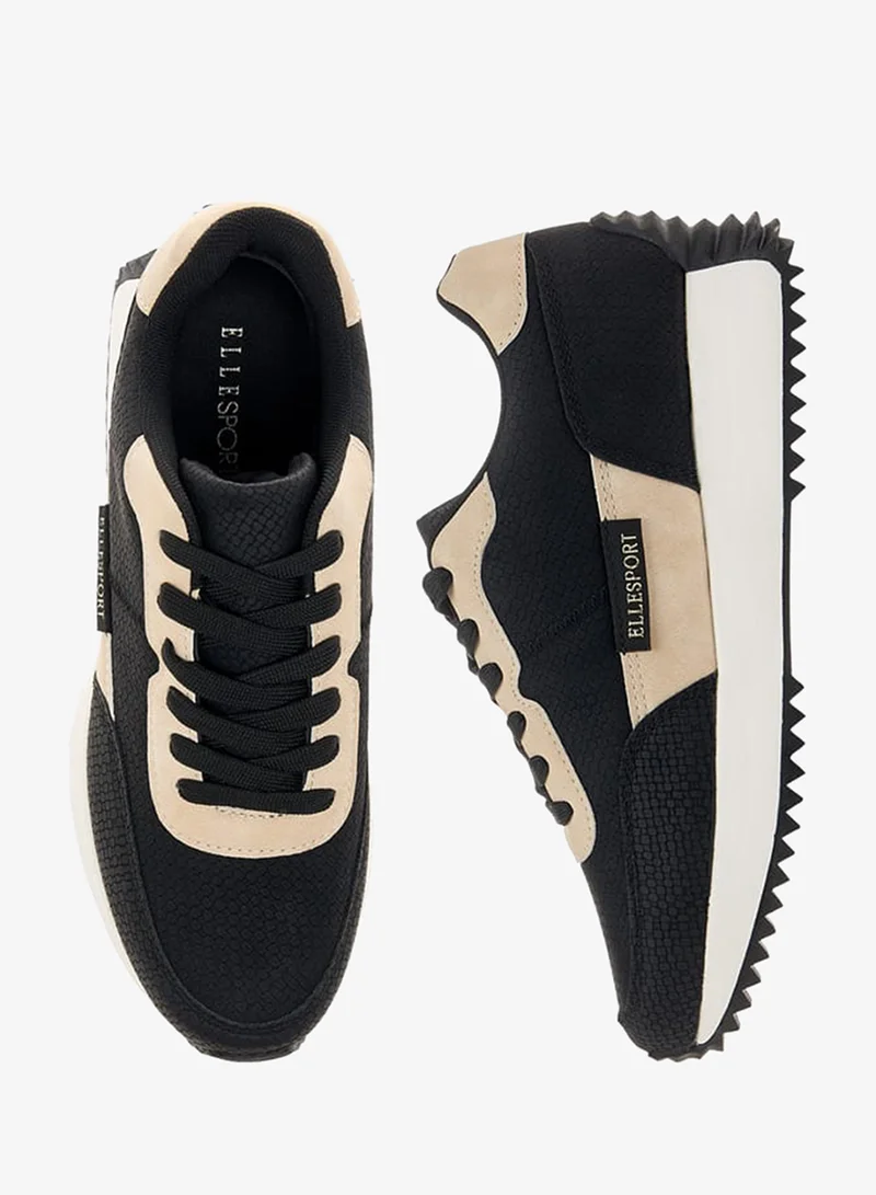 ايل سنيكرز نسائي بألواح وإغلاق برباط