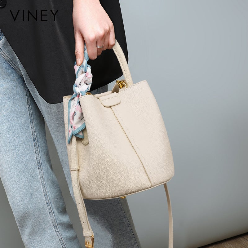 Small Bucket Bag Women'S High-Grade Bag 2023 New Niche Vegetable Basket Women'S Bag Super Popular Portable Messenger Bag Summer - Image 1