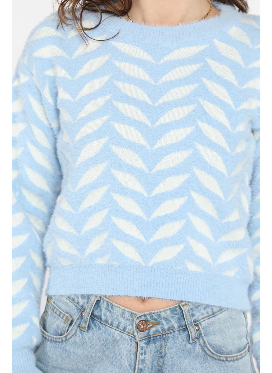Gülseli Gulseli Crew Neck Patterned Soft Yarn Croptop Women's Knitwear Sweater  - Image 3