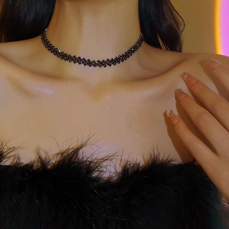 EARENT قلادة تشوكر مزينة بالأحجار اللامعة - سلسلة قلادة كريستالية سوداء لامعة - مجوهرات عنق للنساء (C-أسود) - Image 5