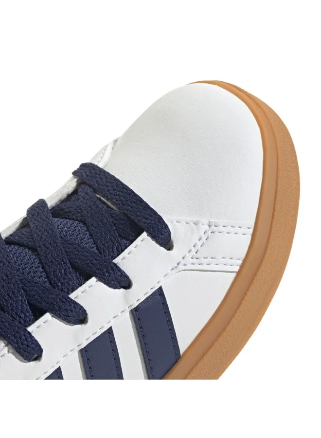adidas حذاء جراند كورت . للأطفال للجنسين