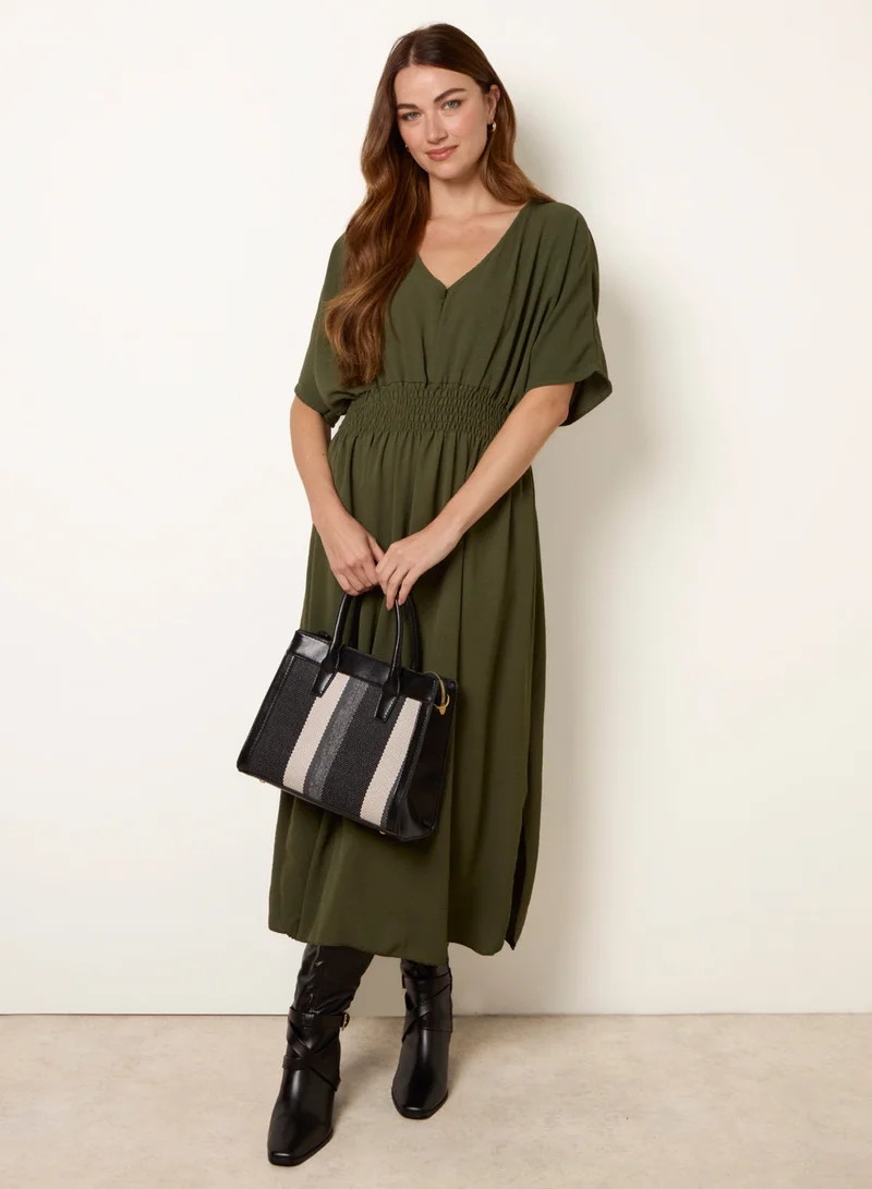 بلو فانيلا فستان بياقة على شكل حرف  وخصر مطاطي