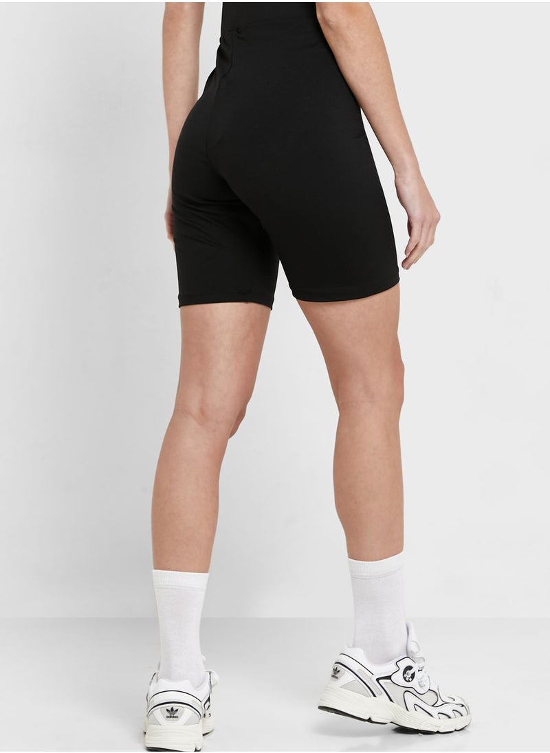 VERO MODA - Solid Cycling Shorts - Image 1