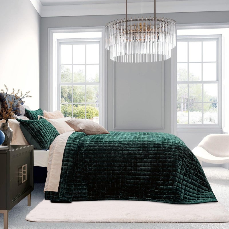 RECYCO Luxury Velvet Quilt Set Full Queen Size Bedding Sets, Ultra Soft Velvet Comforter Set, Lightweight Channel Box Stitch Oversized Bedspread Coverlet for All Season, with 2 Shams, Emerald Green - Image 3