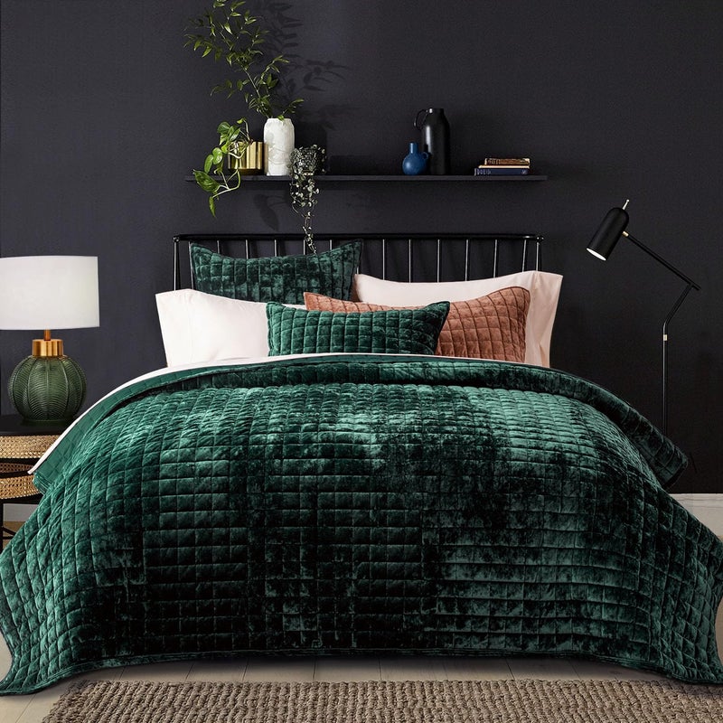 RECYCO Luxury Velvet Quilt Set Full Queen Size Bedding Sets, Ultra Soft Velvet Comforter Set, Lightweight Channel Box Stitch Oversized Bedspread Coverlet for All Season, with 2 Shams, Emerald Green - Image 2