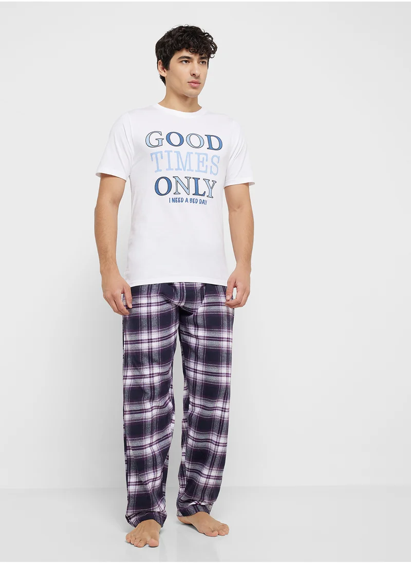 سفنتي فايف T-Shirt & Check Trousers