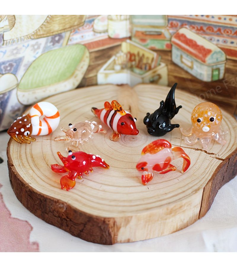 Handcrafted Glass Marine Animal Black Goldfish Figurine for Aquarium Decor Christmas Gift - Image 1