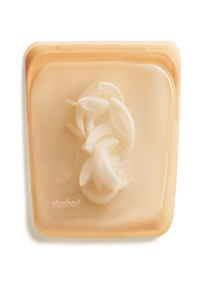 ستاشر حقيبة تخزين قابلة لإعادة الاستخدام من السيليكون الآمن غذائيًا من ستاشر بلاتينيوم، برتقالية (للساندويتشات) | قلل من استخدام البلاستيك ذي الاستخدام الواحد | للطهي، والتخزين، والطهي بتقنية السو-فيد، أو التجميد | مانعة للتسرب، آمنة للغسل في غسالة الأطباق، صديقة للبيئة | 28 أونصة - Image 1